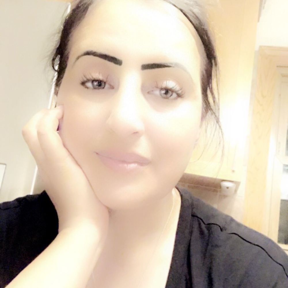 Meet your Posher, Manal